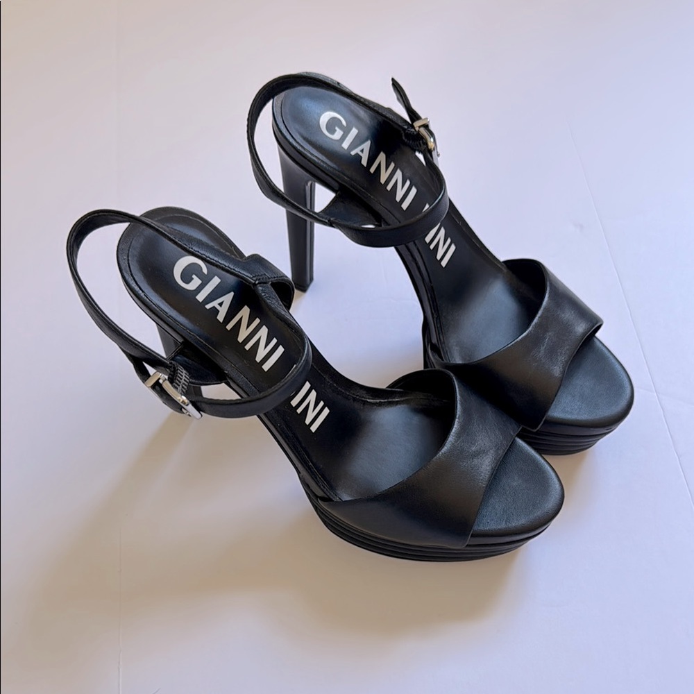 Gianni Bini black pumps size 8